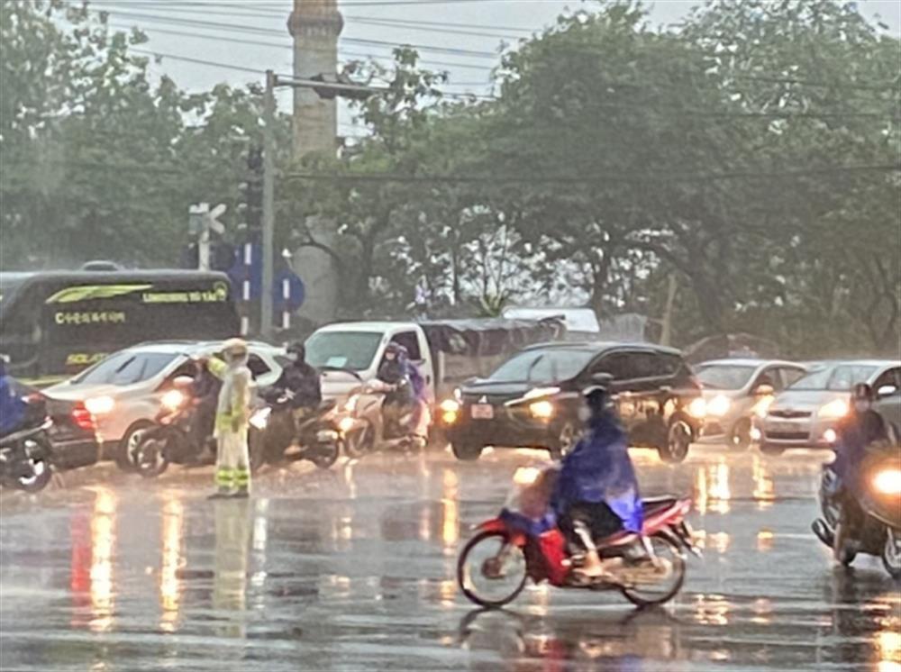 Thời tiết xấu ảnh hưởng lưu thông đường bộ
