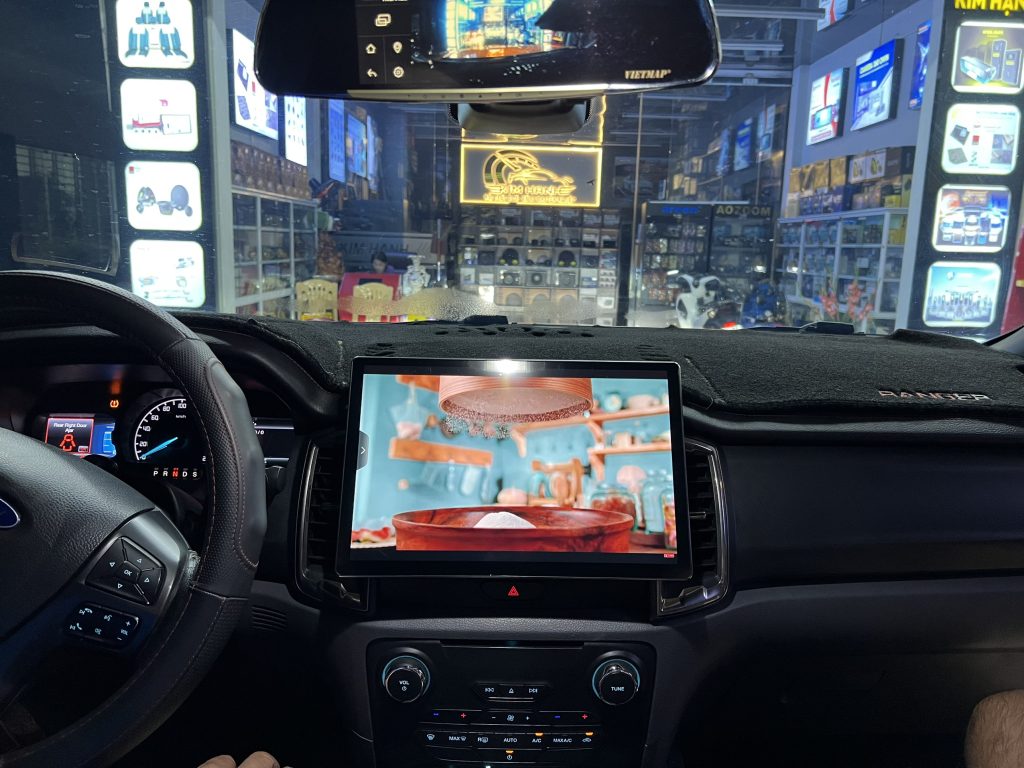 màn hình Bravigo thực tế trên Ford Ranger