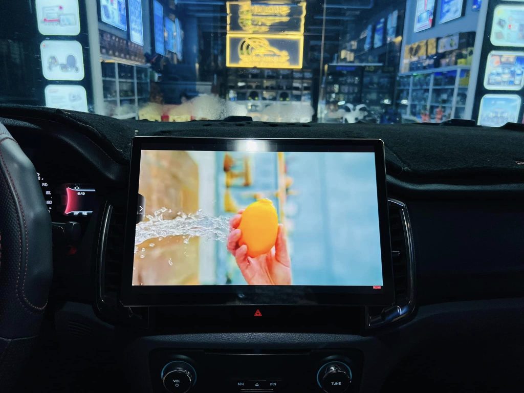 hình ảnh màn hình Bravigo trên Ford Ranger