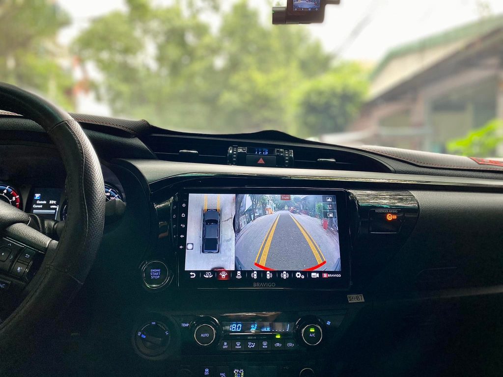 hình ảnh thực tế màn hình BRAVIGO trên xe Hilux