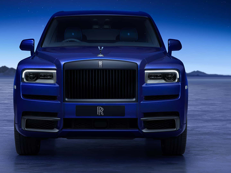 Rolls Royce nhìn từ chính diện