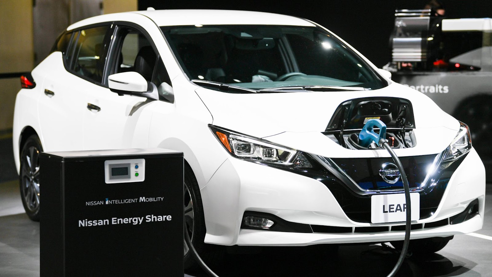 Nissan Leaf - Mẫu xe ô tô điện phổ biến với giá cạnh tranh