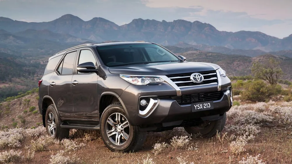Top 10 Xe Ô Tô 7 Chỗ Giá Rẻ Được Yêu Thích Và Đáng Mua Nhất 2023 18 Dòng xe 7 chỗ đáng mua: Toyota Fortuner